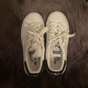Adidas Stan smith sneakers. Worn 2xs